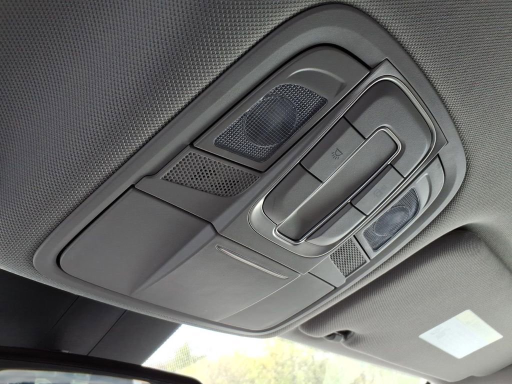 Used 2019 Hyundai Santa Fe SEL AWD/4WD image 15