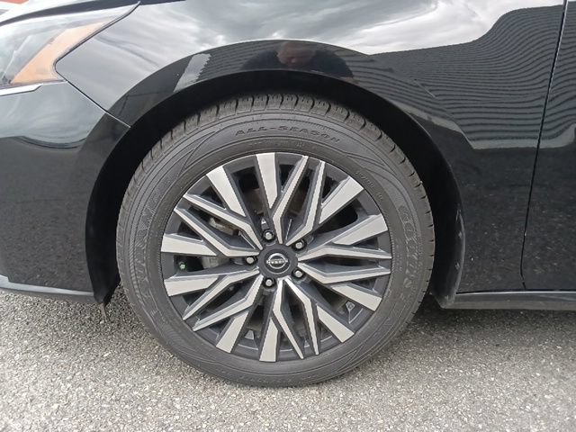 Used 2024 Nissan Altima 2.5 SV FWD image 10
