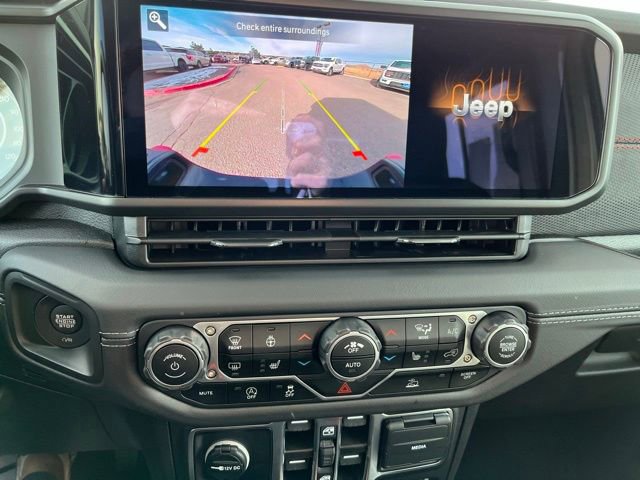 Used 2025 Jeep Gladiator Rubicon w/ Convenience Group image 30