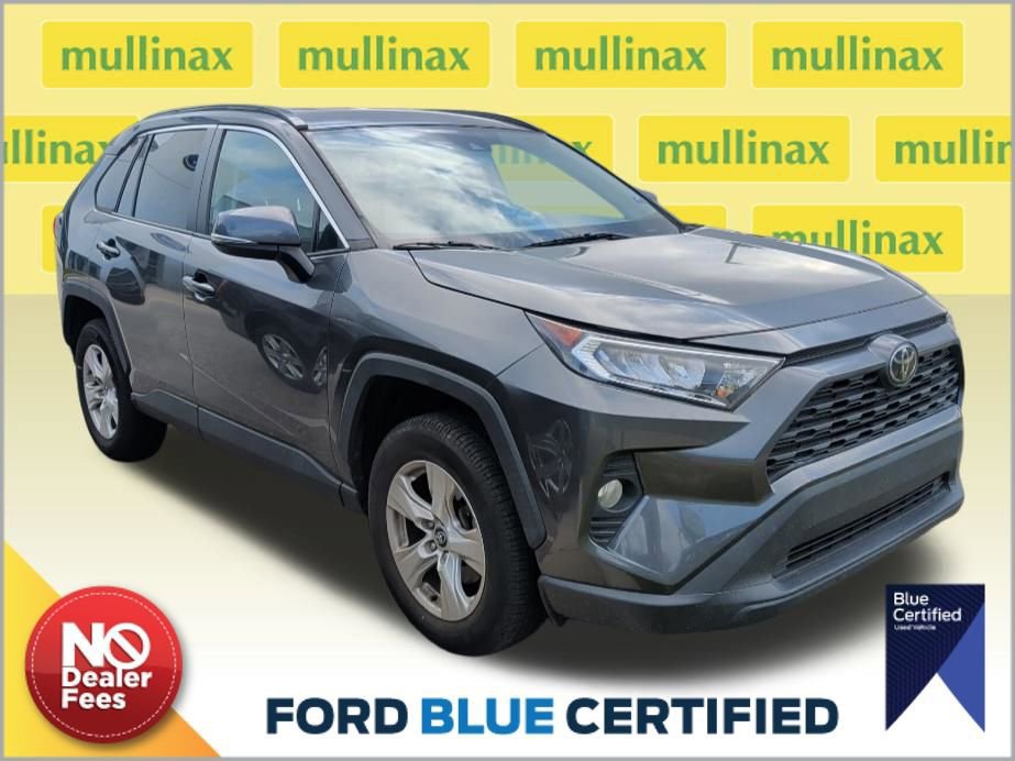 Used 2020 Toyota RAV4 XLE image 1