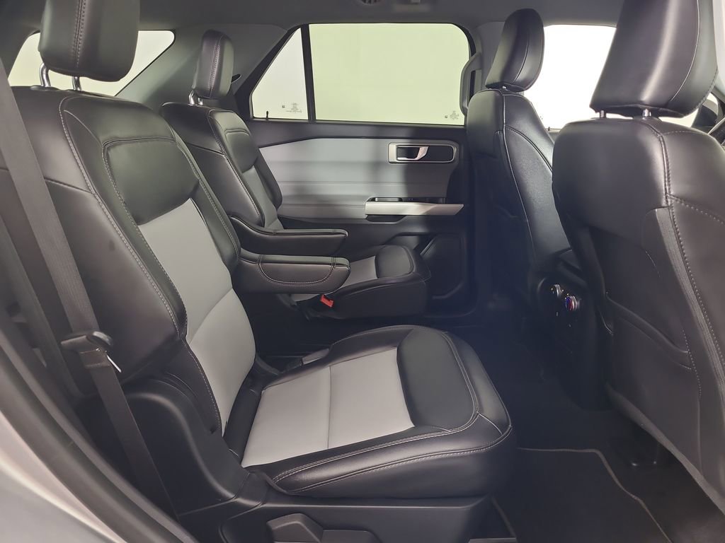 Certified 2022 Ford Explorer XLT w/ Equipment Group 202A AWD/4WD image 23