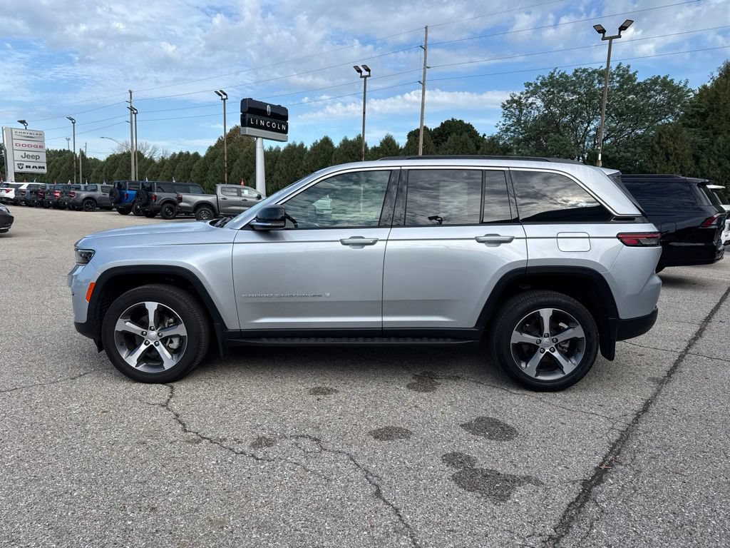 Used 2025 Jeep Grand Cherokee Limited w/ MOPAR Finishing Package AWD/4WD image 6