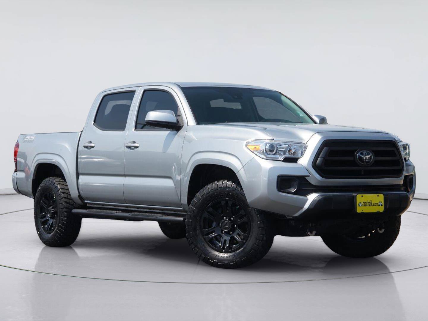 Used 2022 Toyota Tacoma SR AWD/4WD image 2