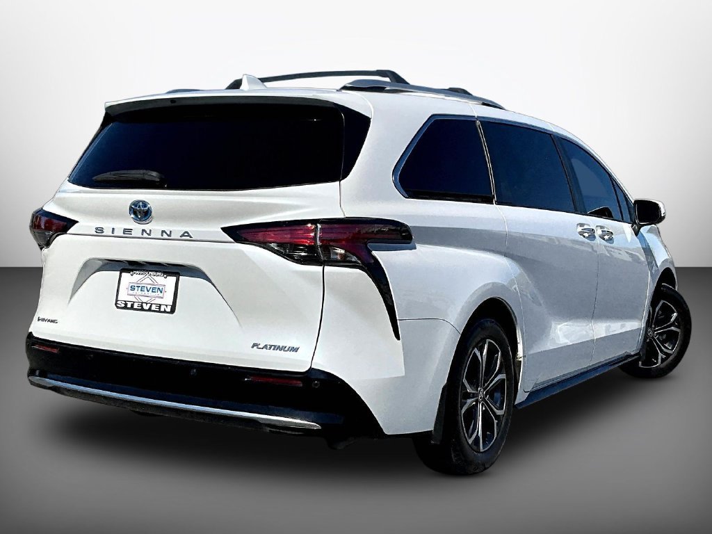 Used 2025 Toyota Sienna Platinum AWD/4WD image 6