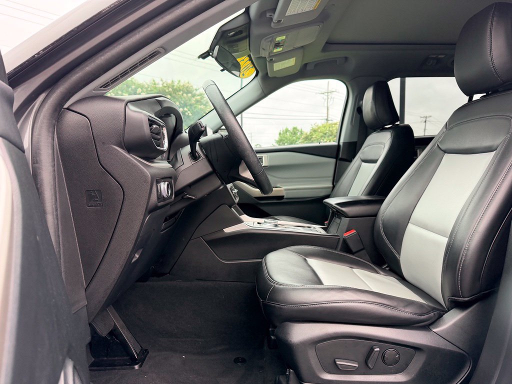 Certified 2023 Ford Explorer XLT w/ Equipment Group 202A RWD image 23