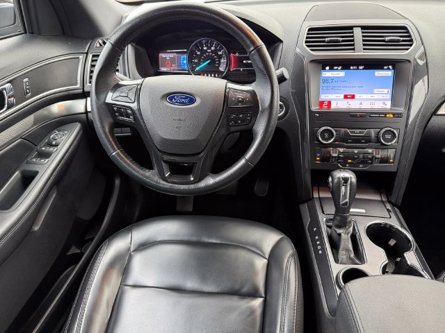 Certified 2019 Ford Explorer XLT w/ Equipment Group 202A FWD image 8