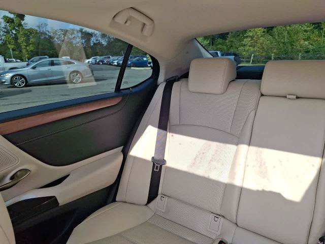 Used 2025 Lexus ES 350 w/ Premium Package FWD image 12