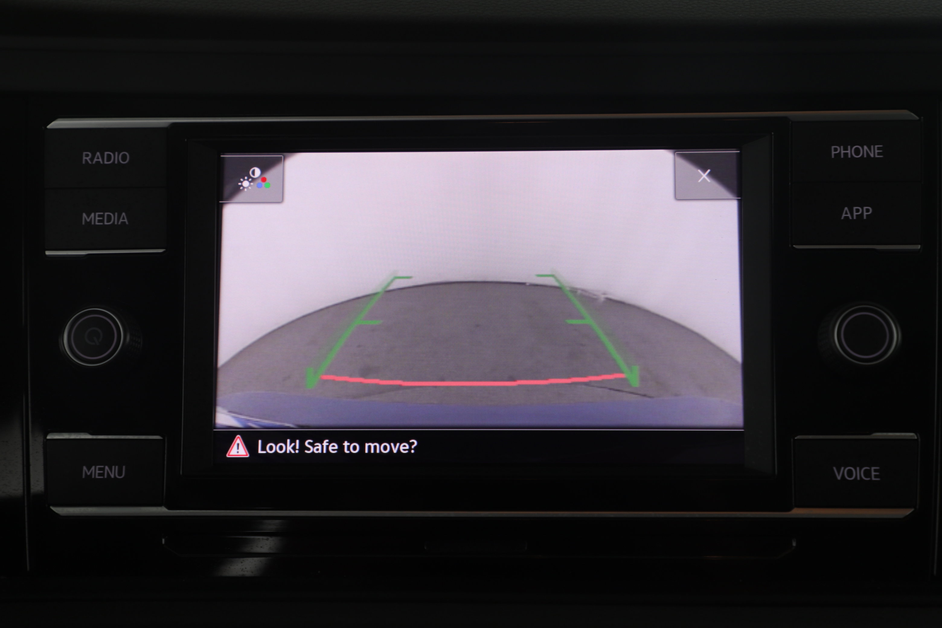 Used 2024 Volkswagen Jetta SE w/ Panoramic Sunroof Package image 14