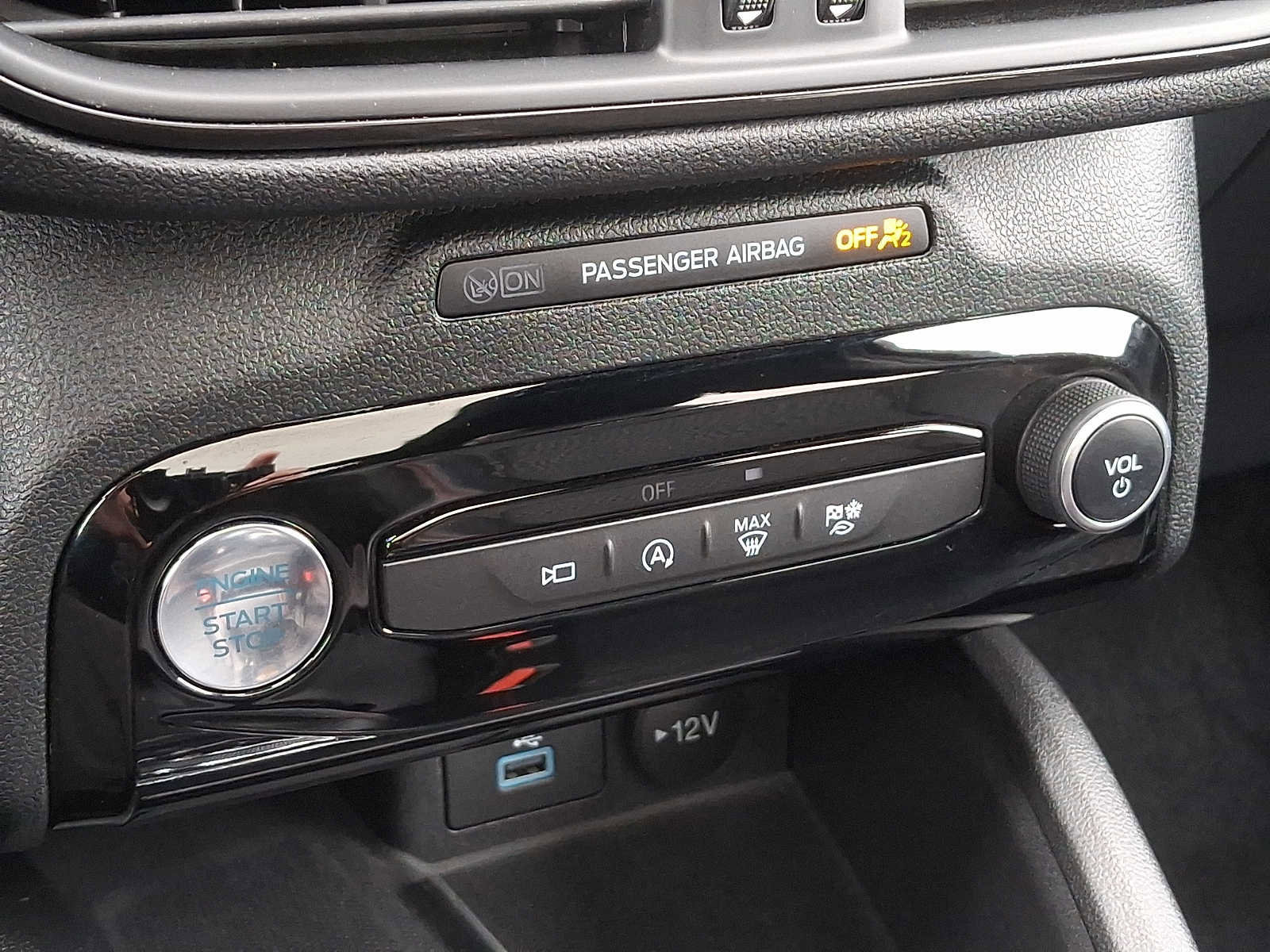 Certified 2023 Ford Escape ST-Line Select w/ Tech Pack #2 image 16