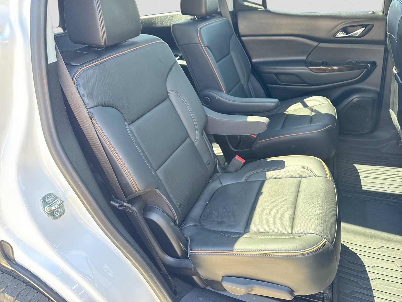 Used 2022 GMC Acadia AT4 w/ Preferred Package AWD/4WD image 26