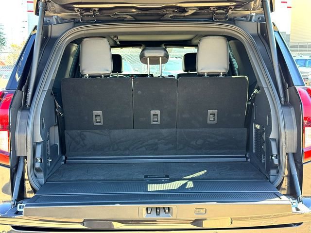 Certified 2025 Ford Expedition Platinum w/ Stealth Appearance Package image 7