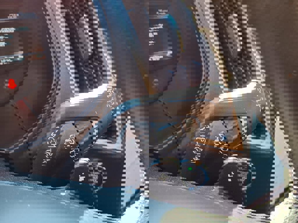 Certified 2024 Ford Edge SEL w/ Convenience Package image 18