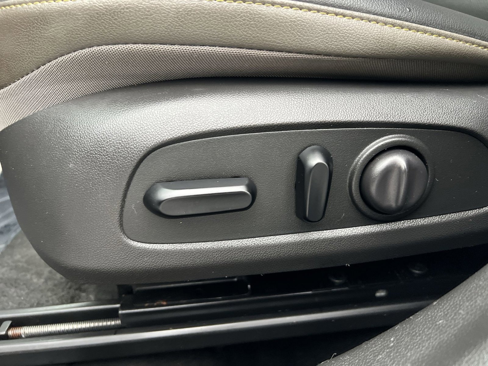 Used 2025 Chevrolet Trax ACTIV image 14