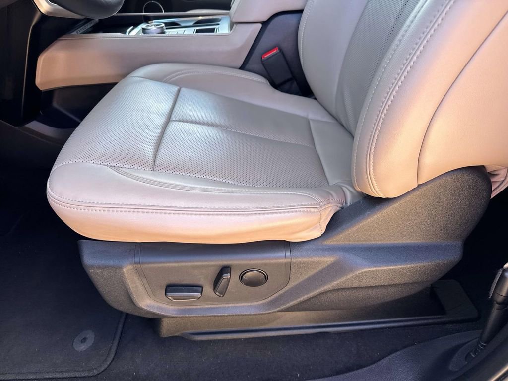 Certified 2024 Ford Expedition Max XLT image 20