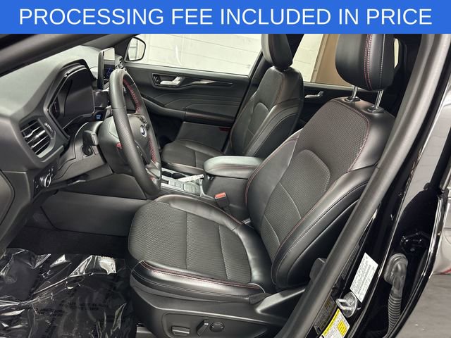 Certified 2023 Ford Escape ST-Line Select AWD/4WD image 3