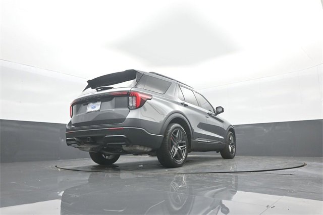 Certified 2025 Ford Explorer ST-Line w/ Premium Package image 33