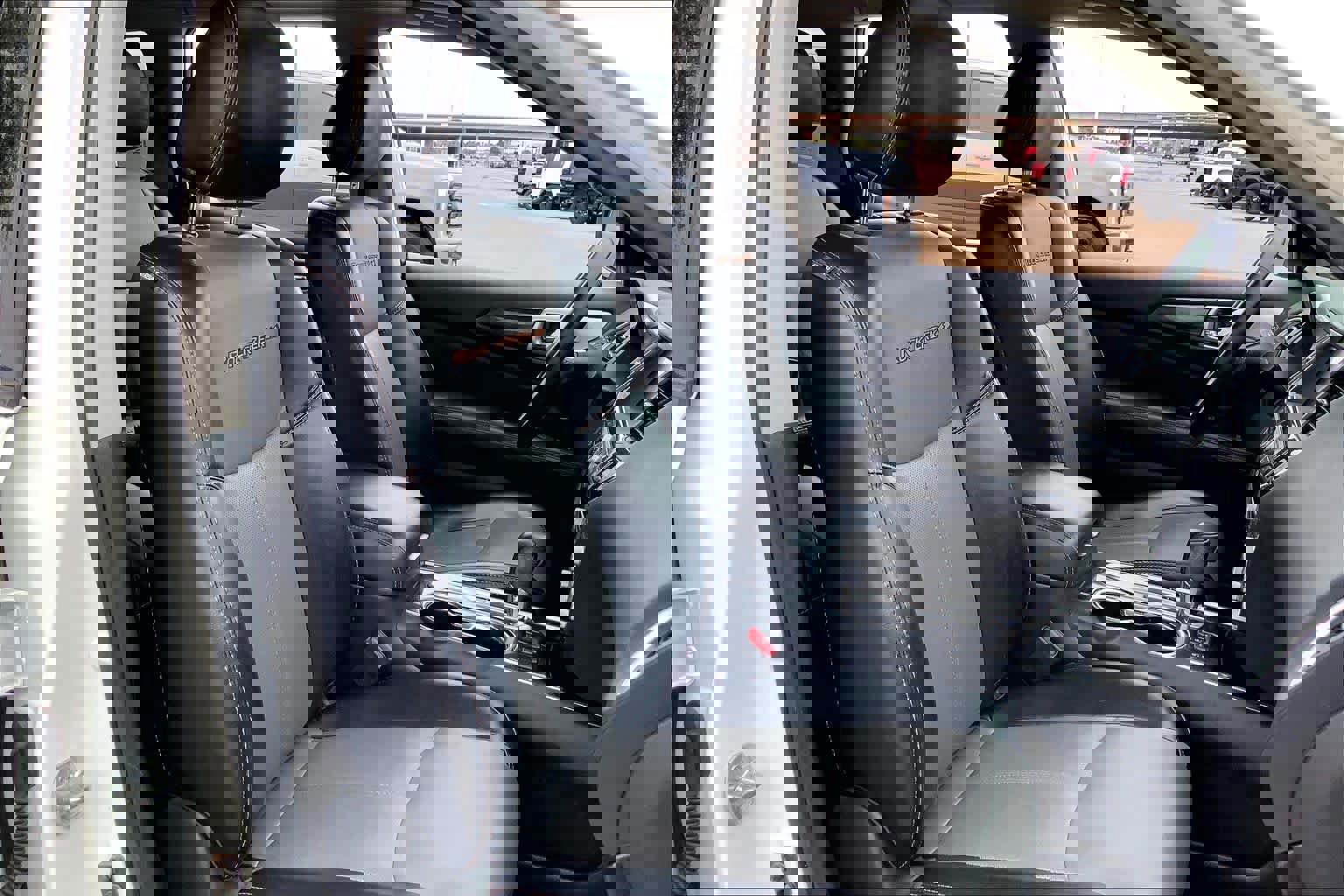 Used 2020 Nissan Pathfinder SL image 11