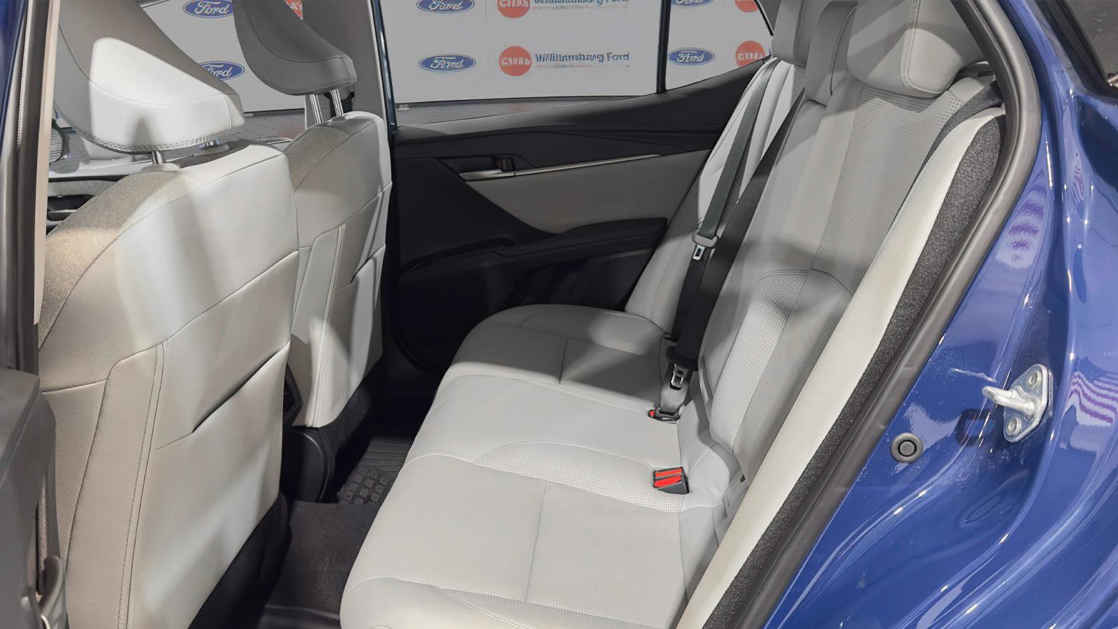 Used 2025 Toyota Camry XLE image 8