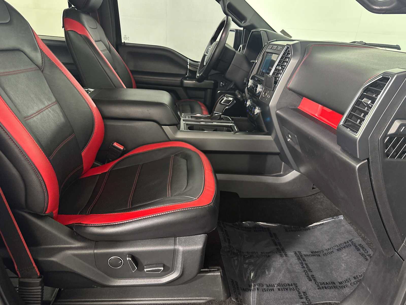 Certified 2018 Ford F150 Lariat w/ Equipment Group 502A Luxury AWD/4WD image 17