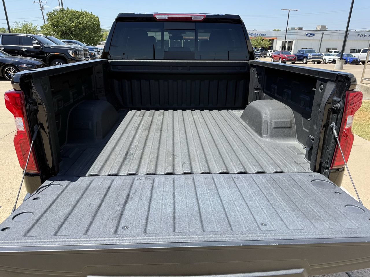 Used 2025 Chevrolet Silverado 1500 LTZ w/ LTZ Convenience Package II RWD image 30