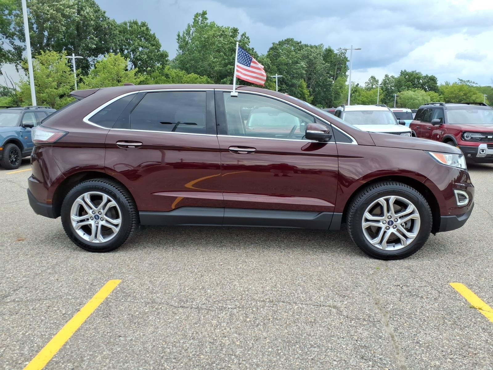 Certified 2018 Ford Edge Titanium w/ Equipment Group 302A AWD/4WD image 9
