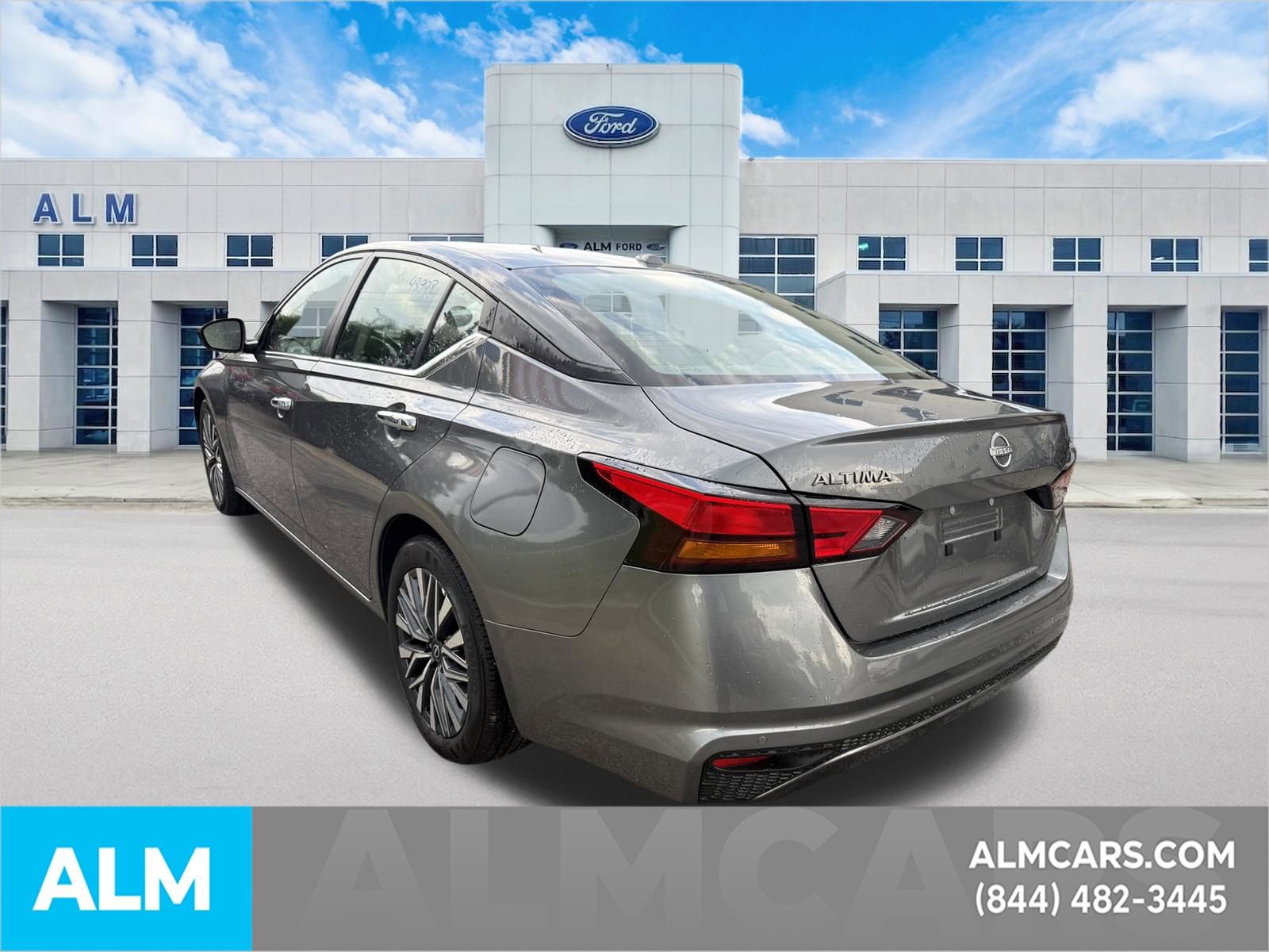 Used 2025 Nissan Altima 2.5 SV FWD image 9