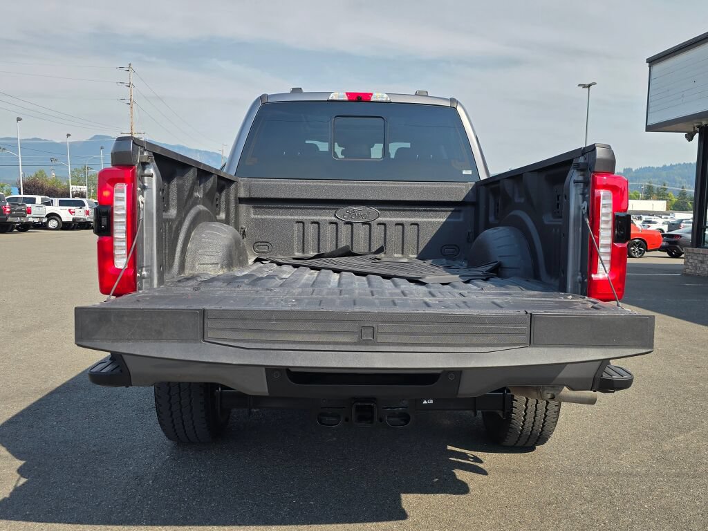Certified 2025 Ford F350 Lariat w/ Lariat Ultimate Package AWD/4WD image 10