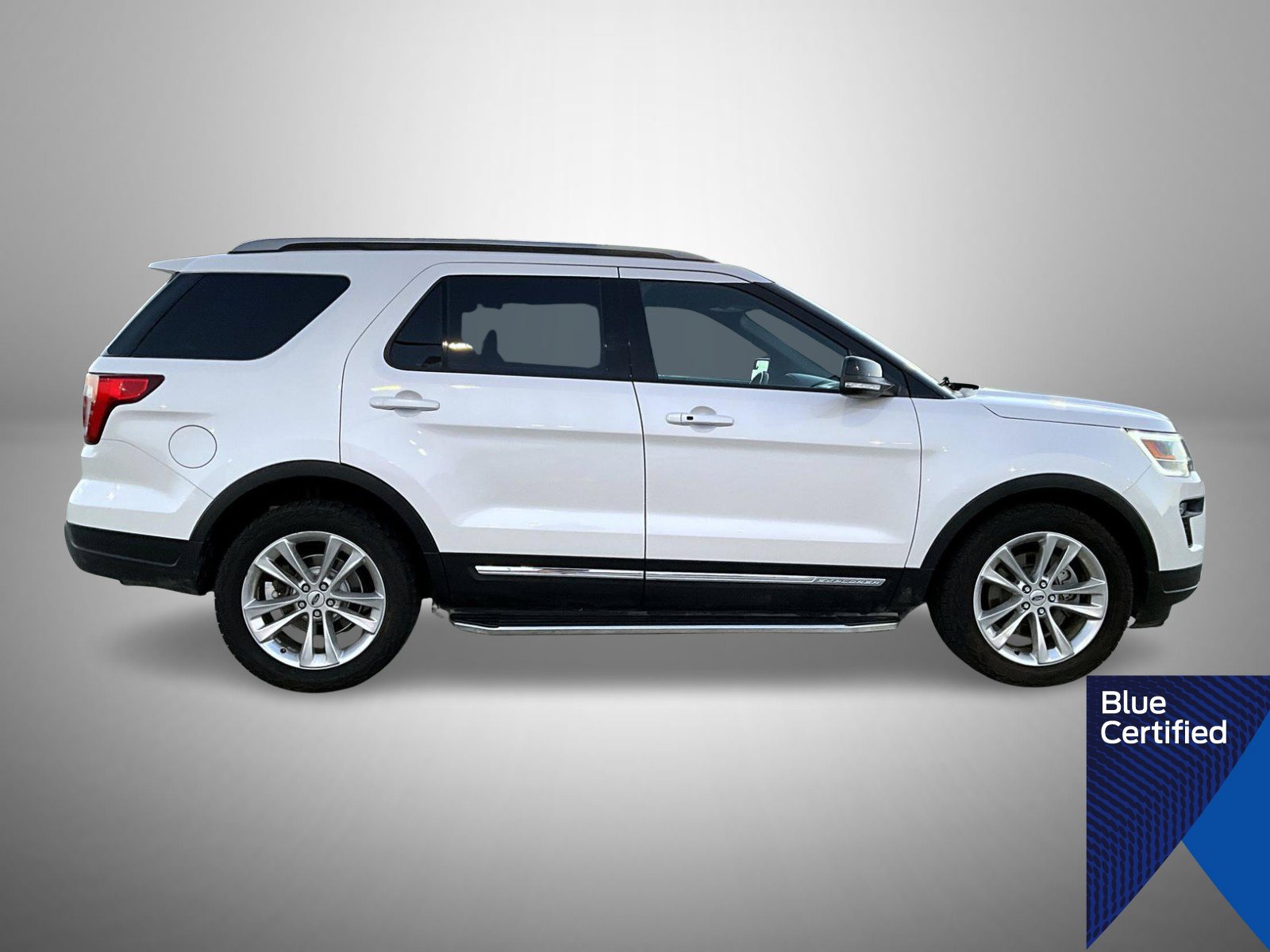 Certified 2018 Ford Explorer XLT w/ Equipment Group 202A AWD/4WD image 4