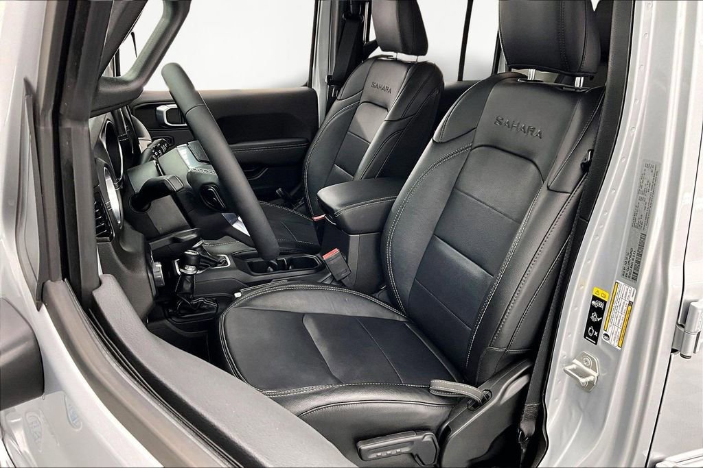 Used 2023 Jeep Wrangler Unlimited Sahara image 25