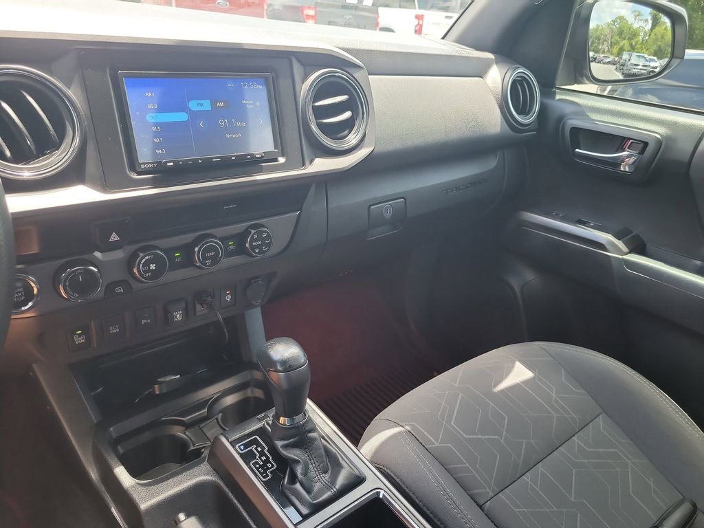Used 2019 Toyota Tacoma TRD Off-Road AWD/4WD image 17