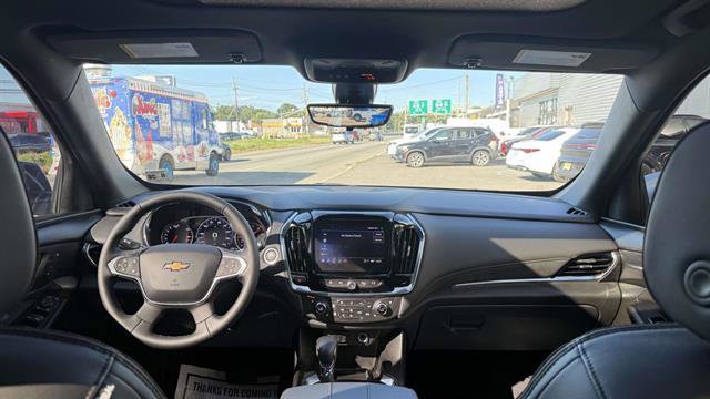 Used 2023 Chevrolet Traverse High Country w/ LPO, Floor Liner Package AWD/4WD image 29