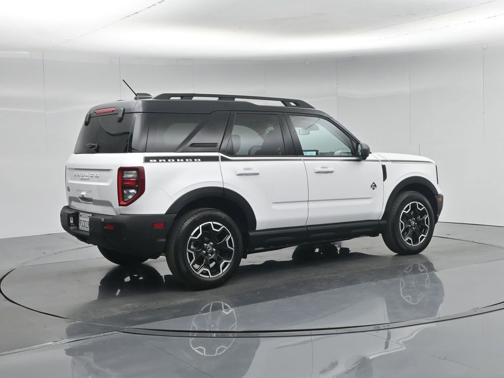 Certified 2025 Ford Bronco Sport Outer Banks w/ Outer Banks Tech Package+ AWD/4WD image 30