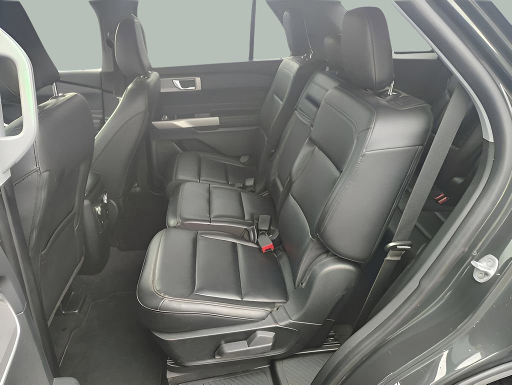 Certified 2022 Ford Explorer XLT w/ Equipment Group 202A image 24