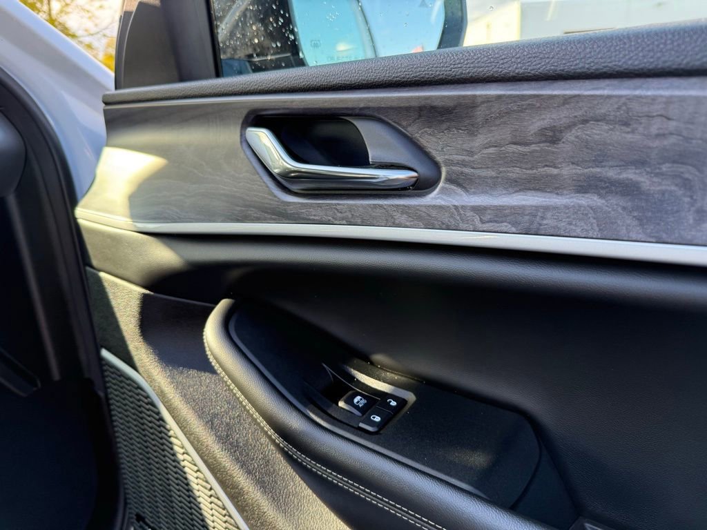 Used 2024 Jeep Grand Cherokee Limited 4xe image 16