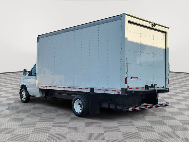 Certified 2024 Ford E-450 and Econoline 450 Super Duty w/ Driver's Safety Package RWD image 4
