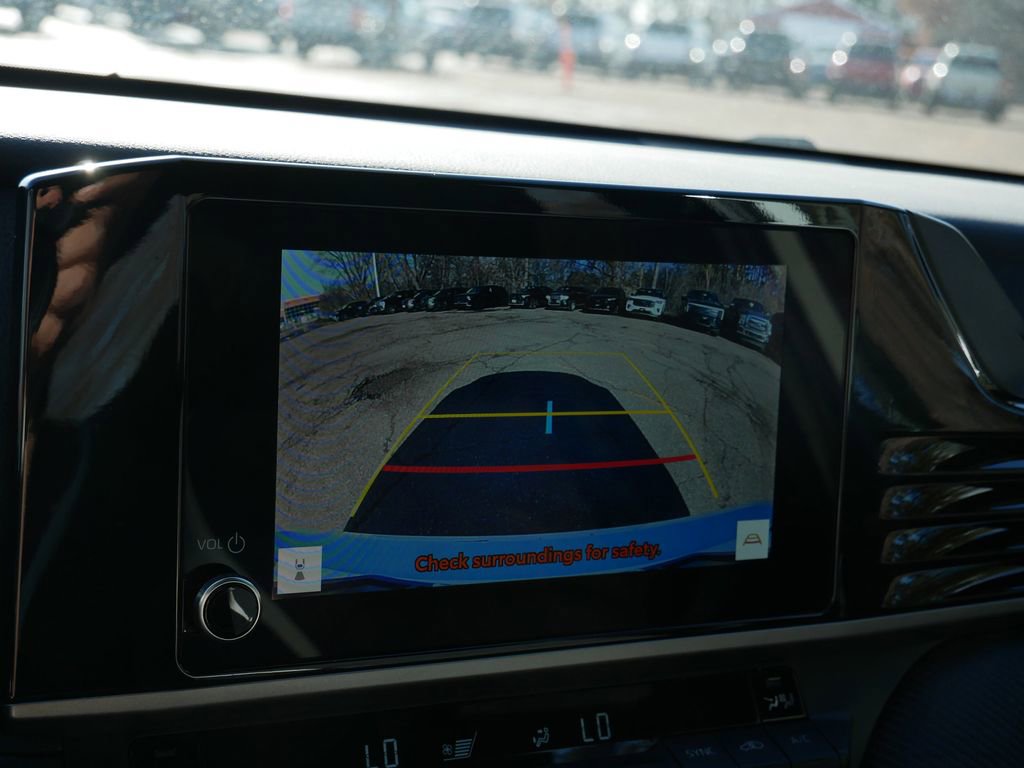 Used 2025 Toyota Camry SE FWD image 17