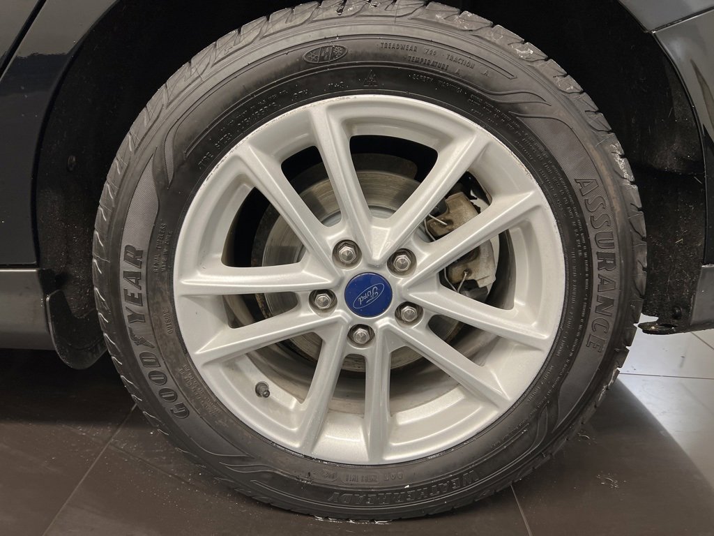 Certified 2018 Ford Focus SE w/ Cold Weather Package image 7