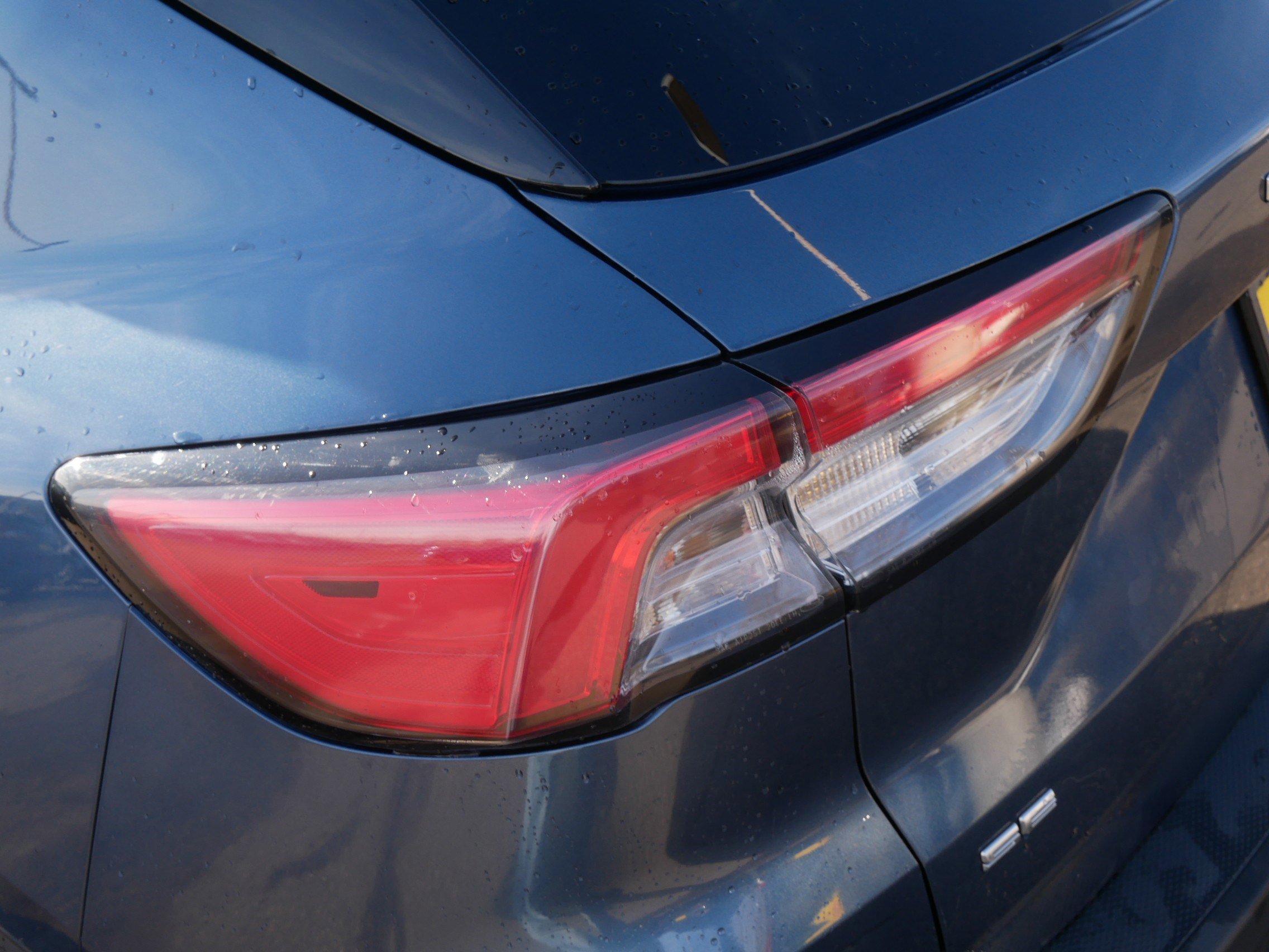 Certified 2020 Ford Escape SE image 17