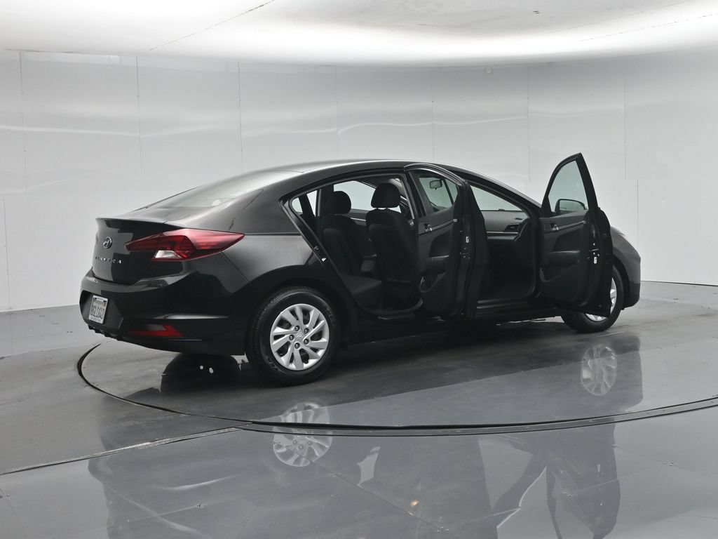 Used 2019 Hyundai Elantra SE w/ Cargo Package FWD image 6