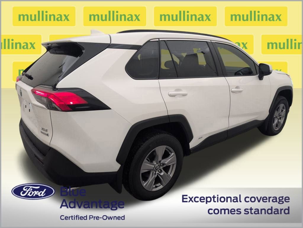 Used 2024 Toyota RAV4 XLE w/ Convenience Package image 4