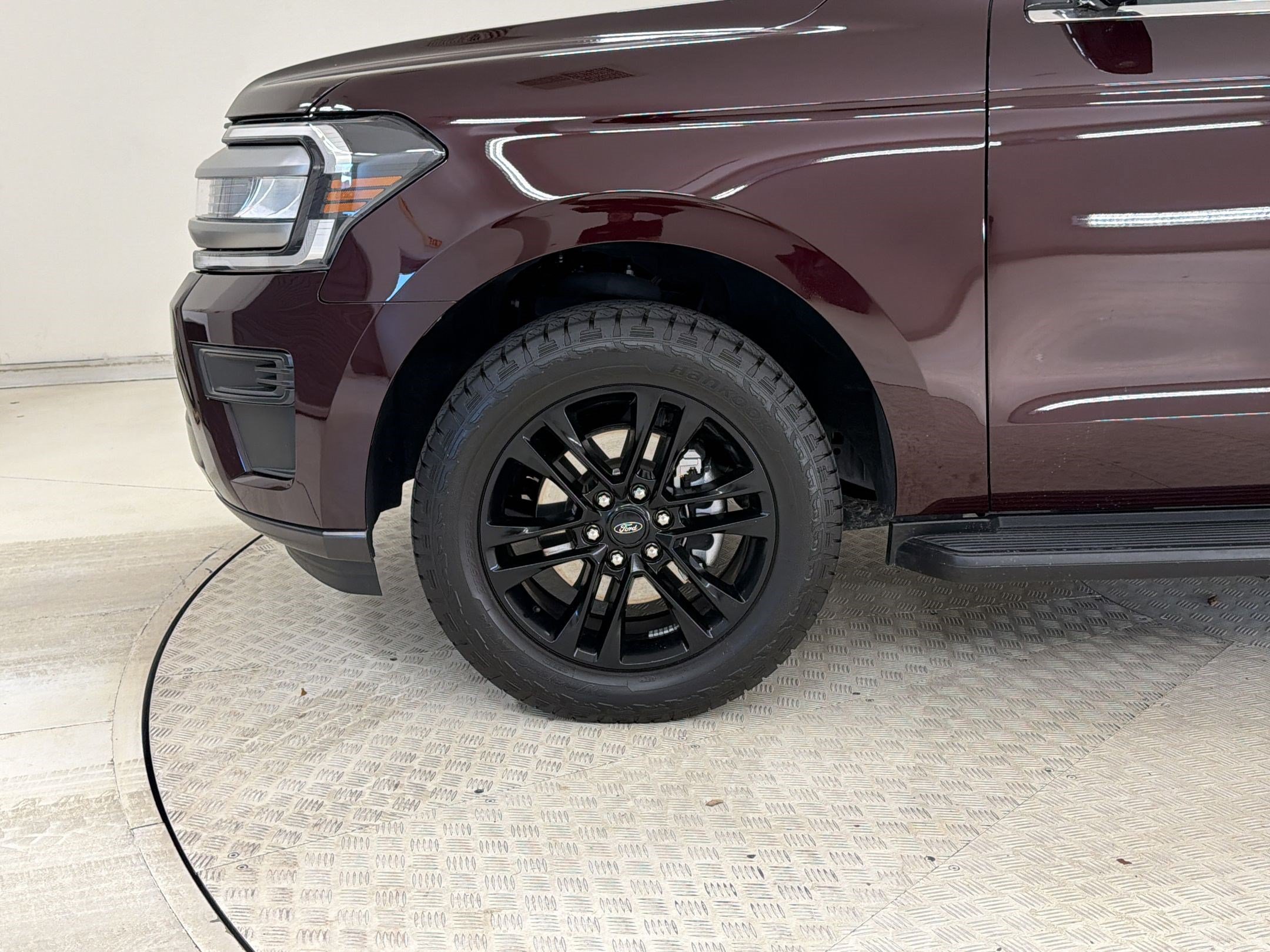 Certified 2024 Ford Expedition XLT RWD image 13