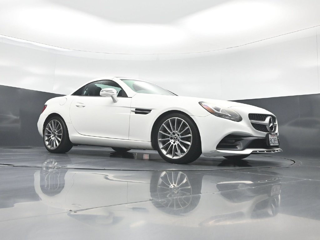 Used 2017 Mercedes-Benz SLC 300 image 3