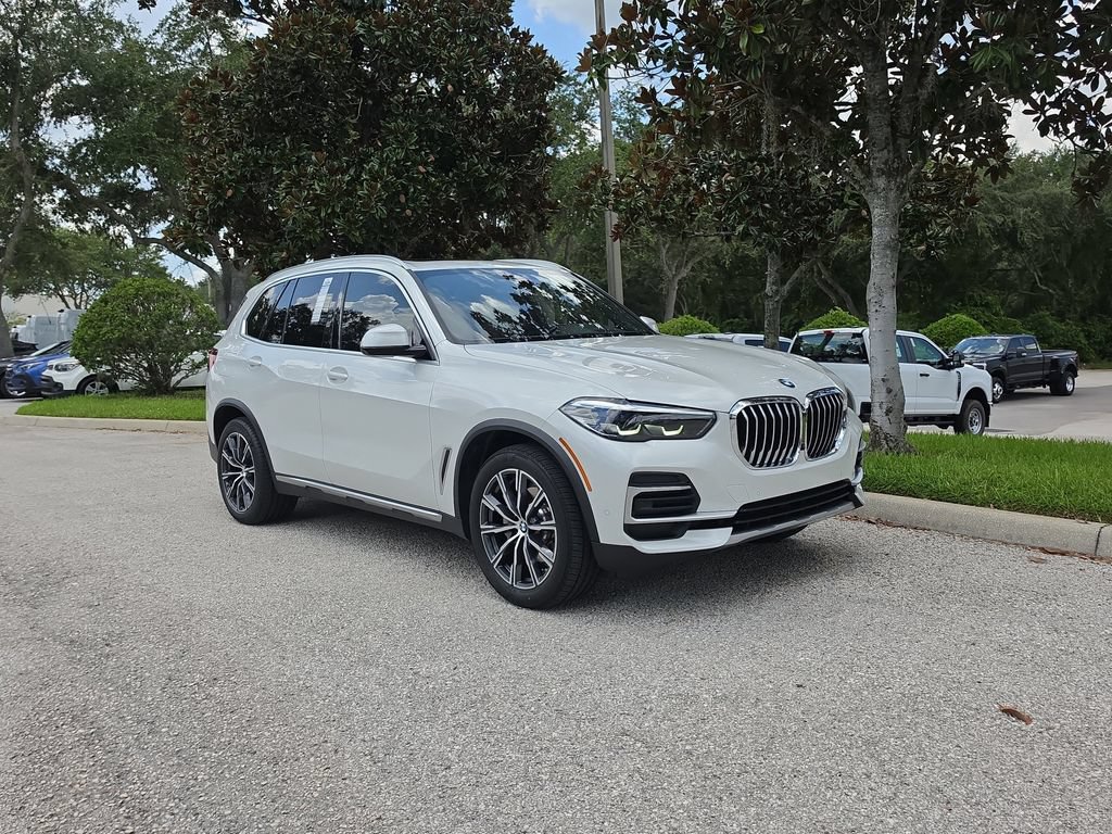 Used 2023 BMW X5 xDrive40i w/ Premium Package AWD/4WD image 2
