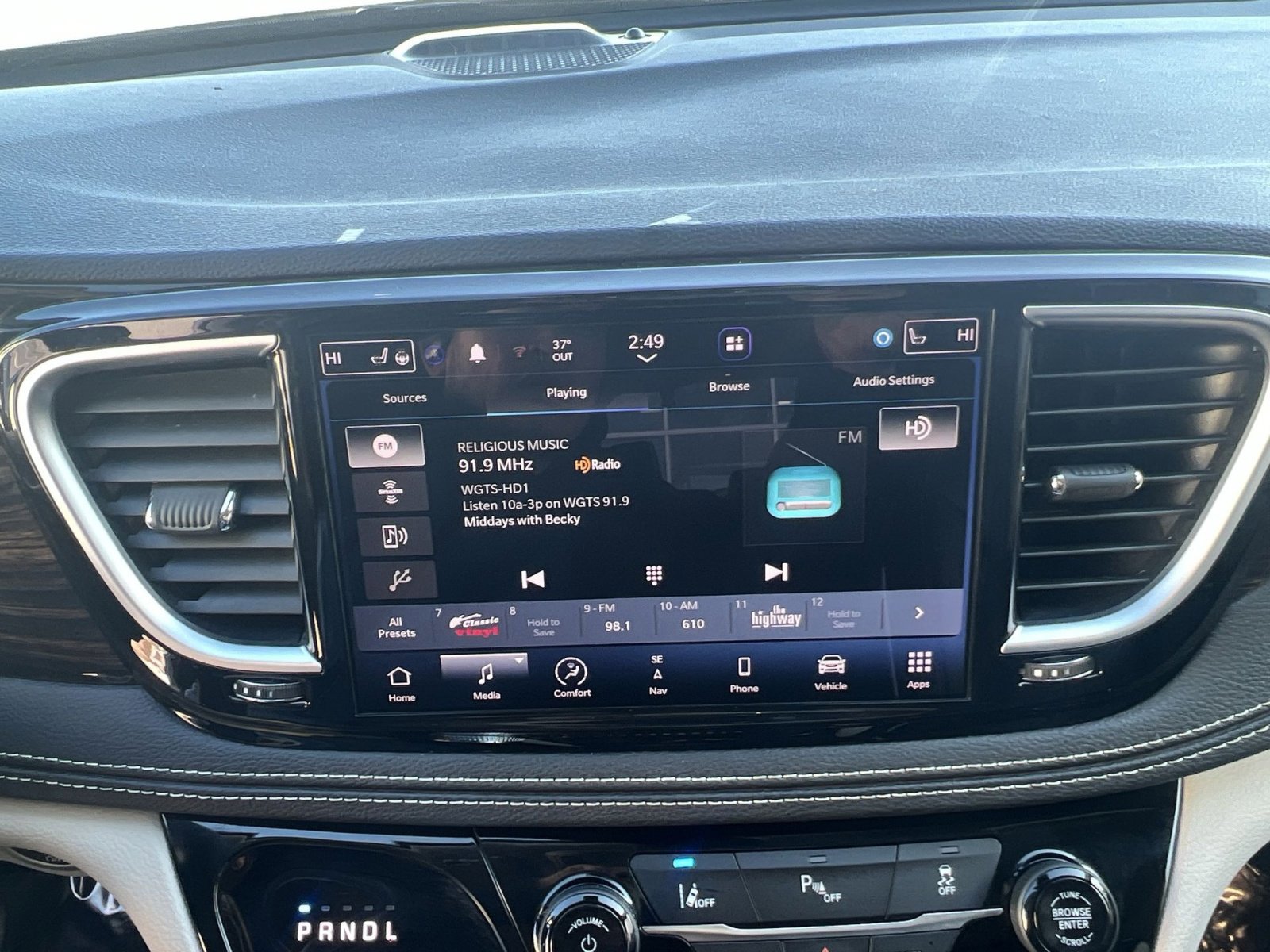 Used 2023 Chrysler Pacifica Limited image 18