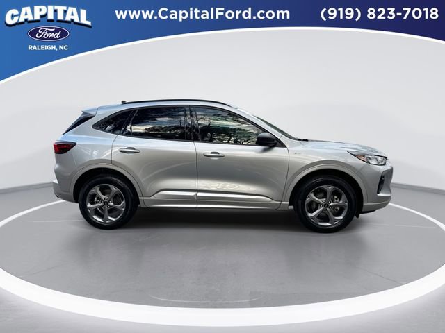 Certified 2024 Ford Escape ST-Line w/ Tech Pack #1 AWD/4WD image 7