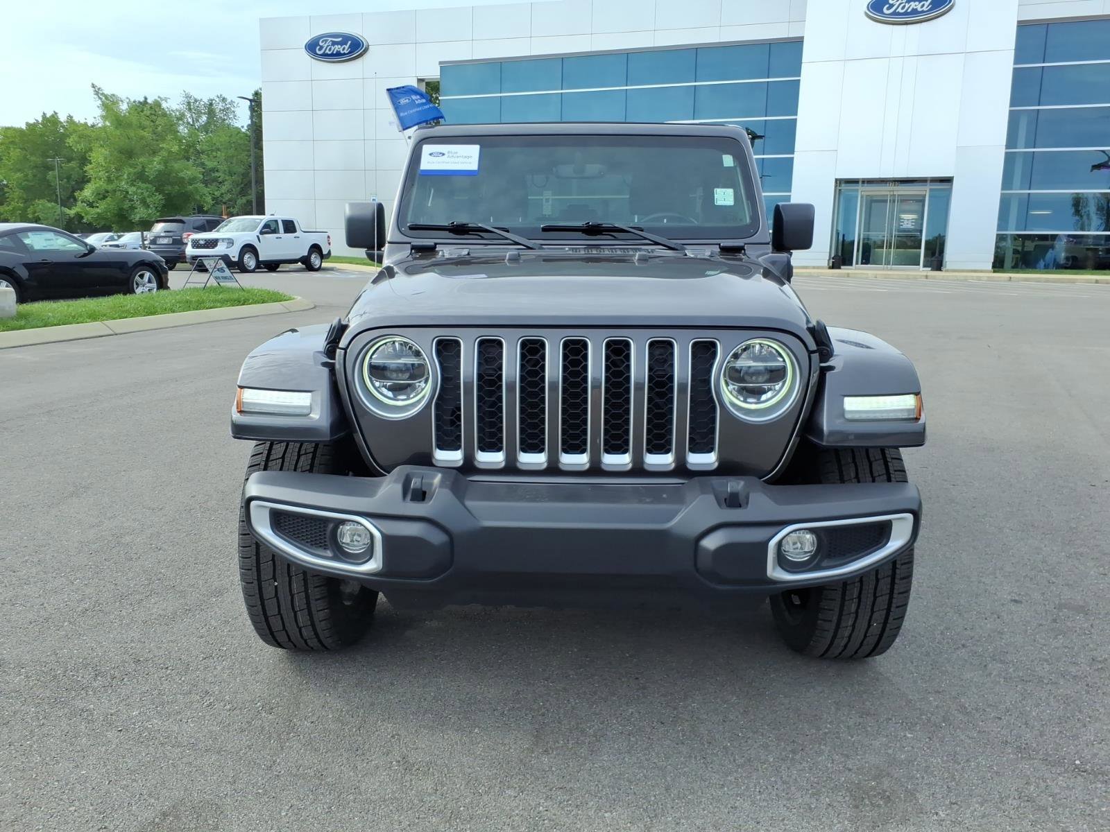 Used 2021 Jeep Wrangler Unlimited Sahara w/ Cold Weather Group AWD/4WD image 8