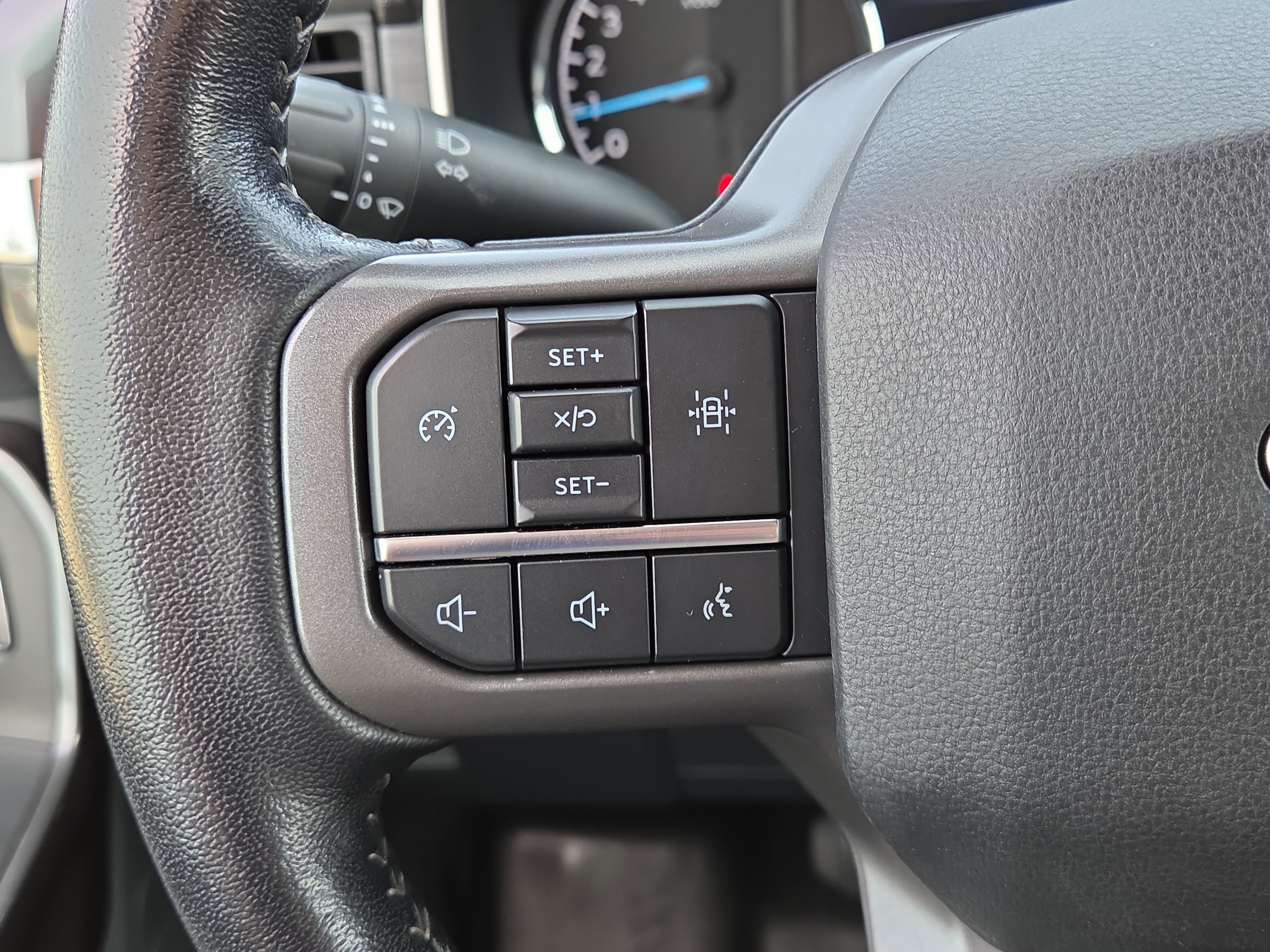 Certified 2021 Ford F150 XLT w/ Equipment Group 302A High image 19