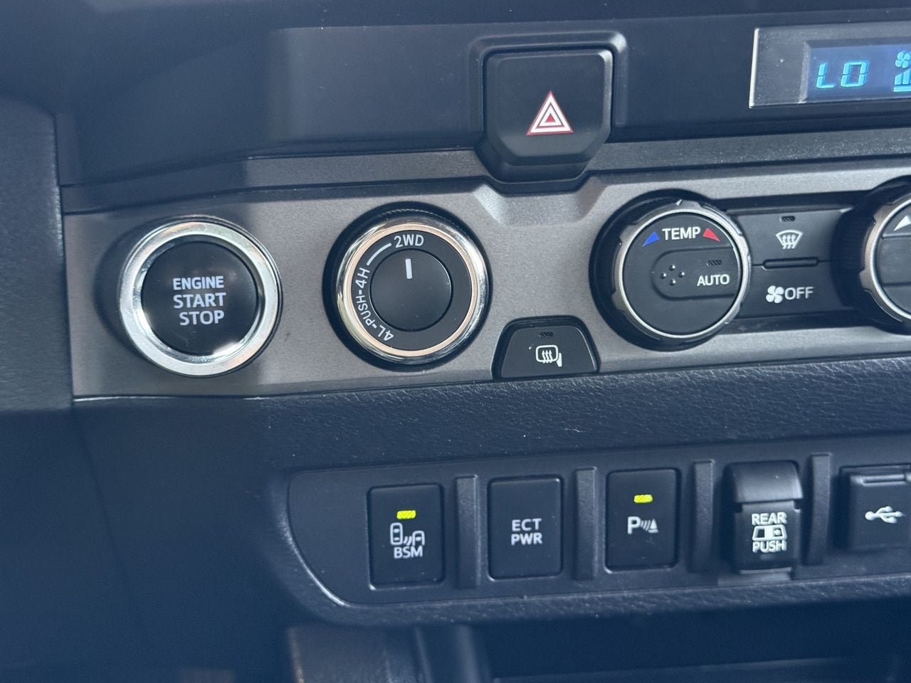 Used 2023 Toyota Tacoma TRD Sport w/ Technology Package AWD/4WD image 21