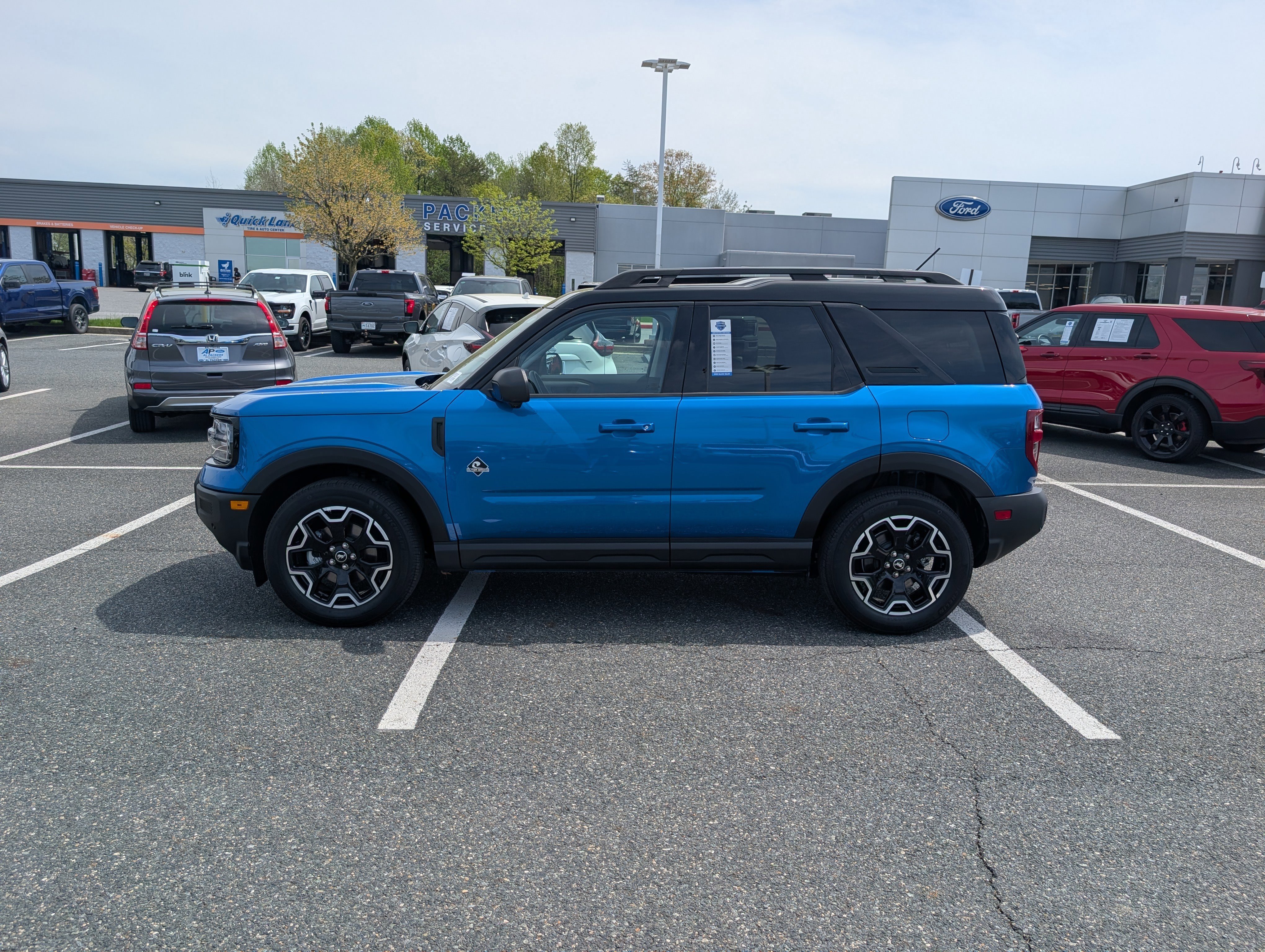 Certified 2025 Ford Bronco Sport Outer Banks w/ Outer Banks Tech Package+ image 2