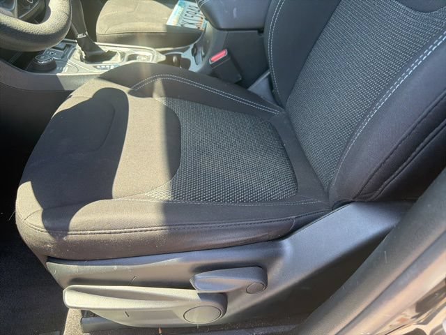 Used 2019 Jeep Cherokee Latitude w/ Popular Appearance Group AWD/4WD image 6
